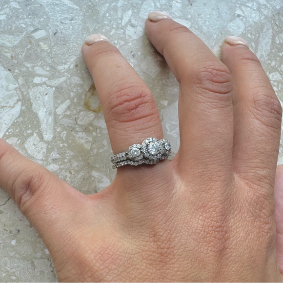 1tcw Diamond White Gold Halo Vintage Salt Pepper Ring Band Set - Picture 8 of 12